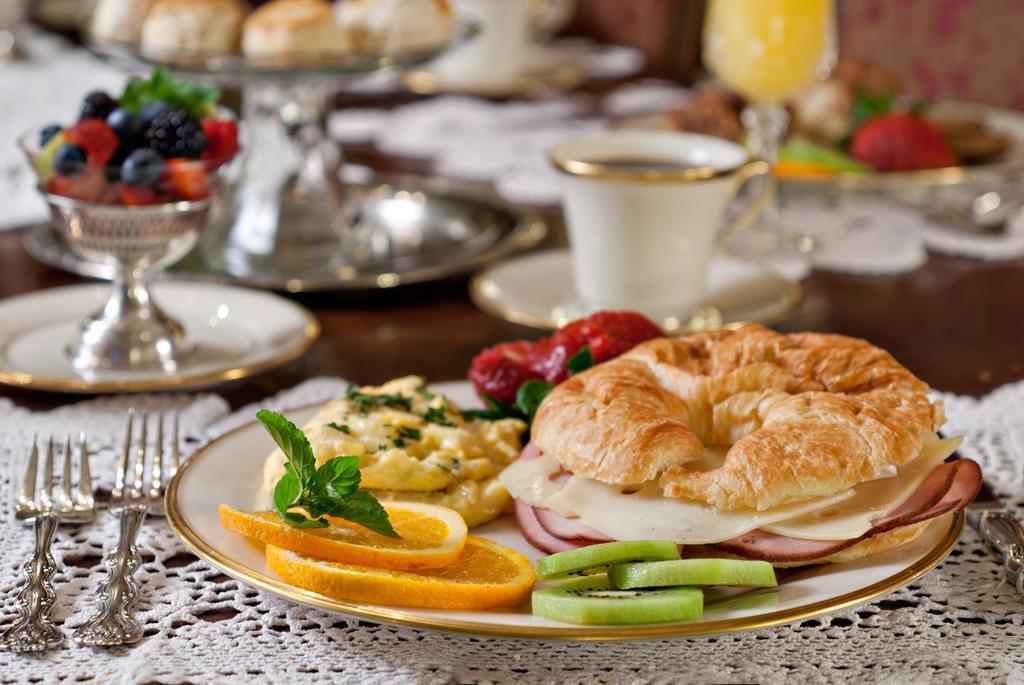 Hh Whitney House - A Bed & Breakfast On The Historic Esplanade Новый Орлеан Экстерьер фото